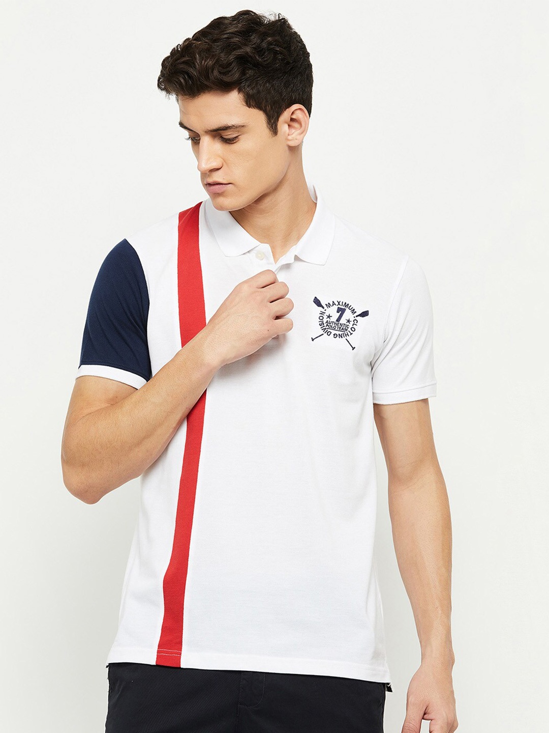 

max Men White & Blue Colourblocked Polo Collar T-shirt