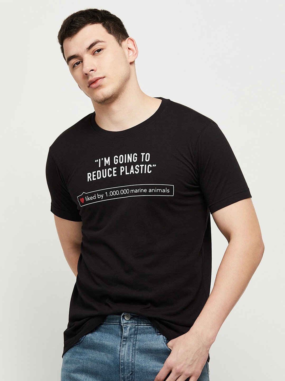 

max Men Black Typography Printed Cotton T-shirt