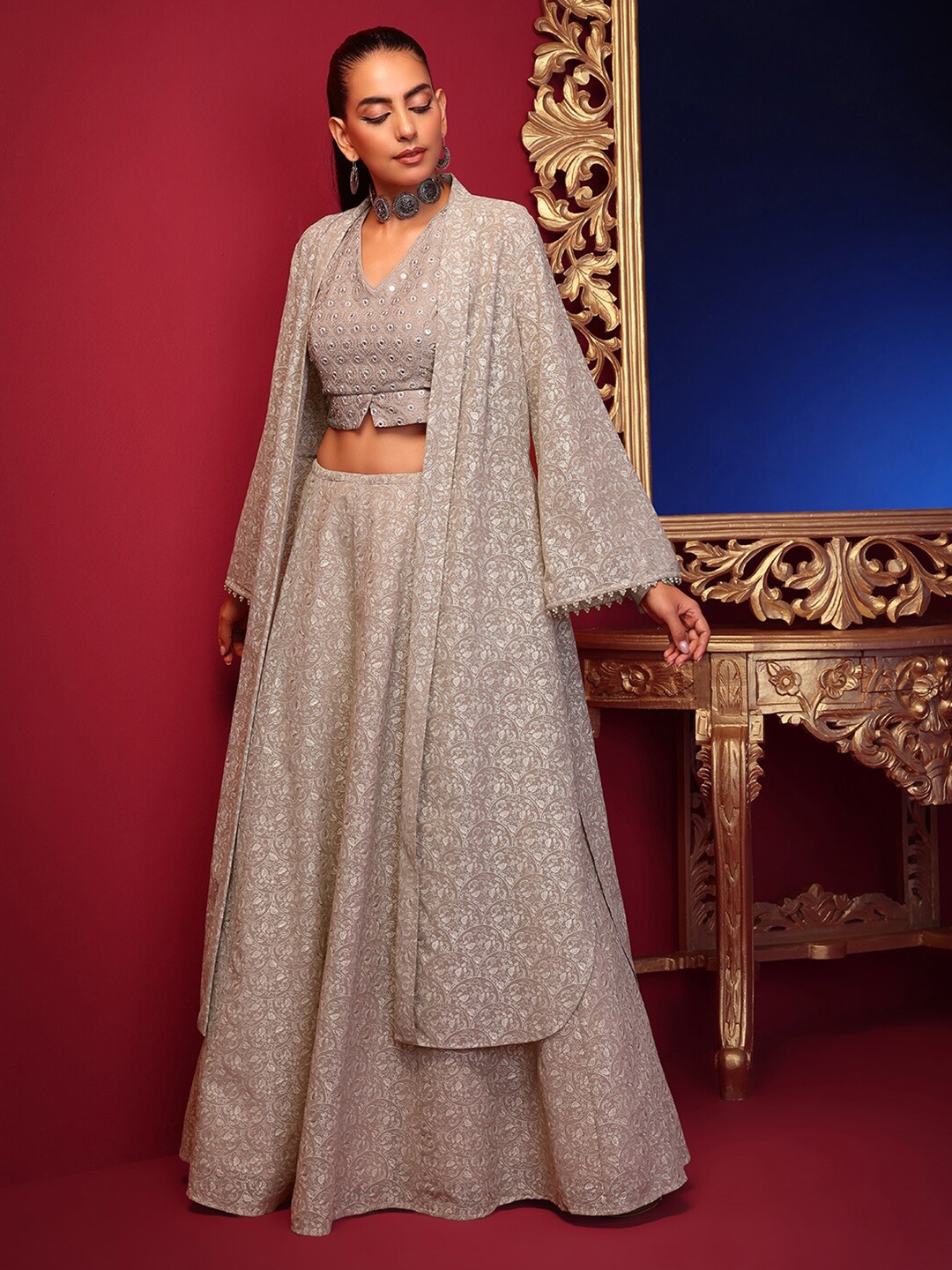 

INDYA X ASHISH SONI Women Beige & White Floral Foil Printed Longline Shrug