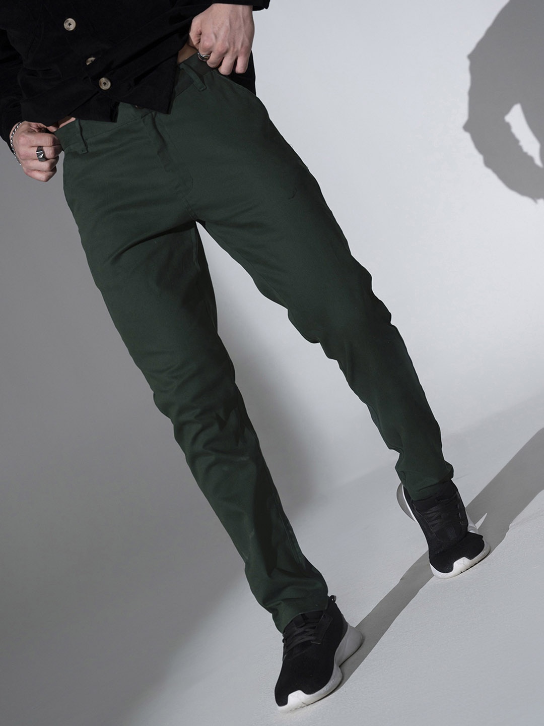

Hubberholme Men Green Slim Fit Solid Chinos