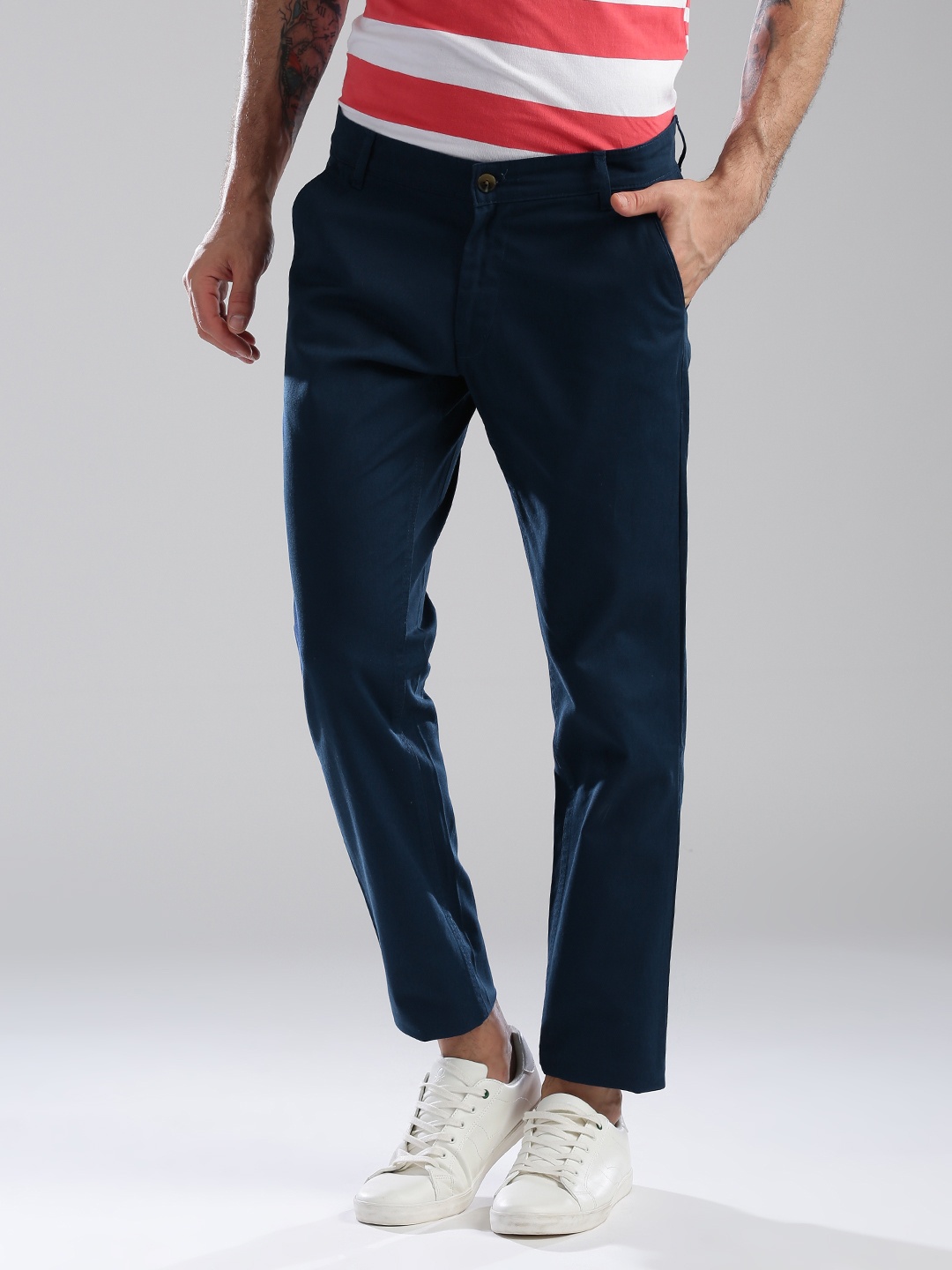 

Hubberholme Men Teal Blue Slim Fit Solid Chinos