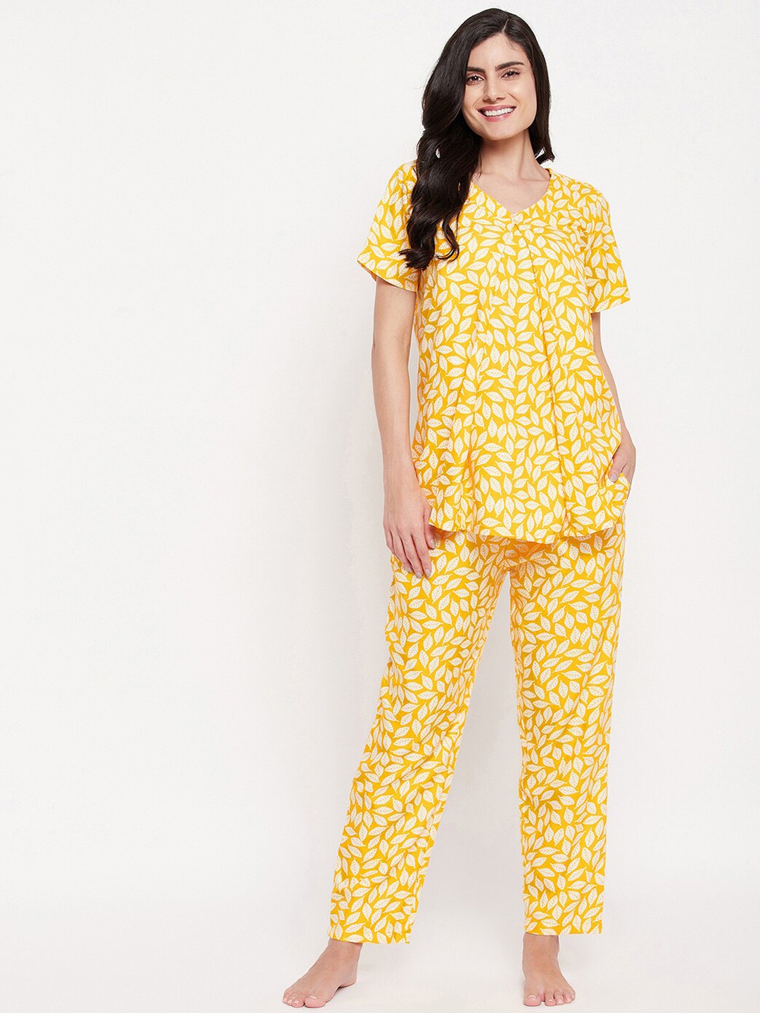 

Clovia Women Yellow & White Printed Night suit