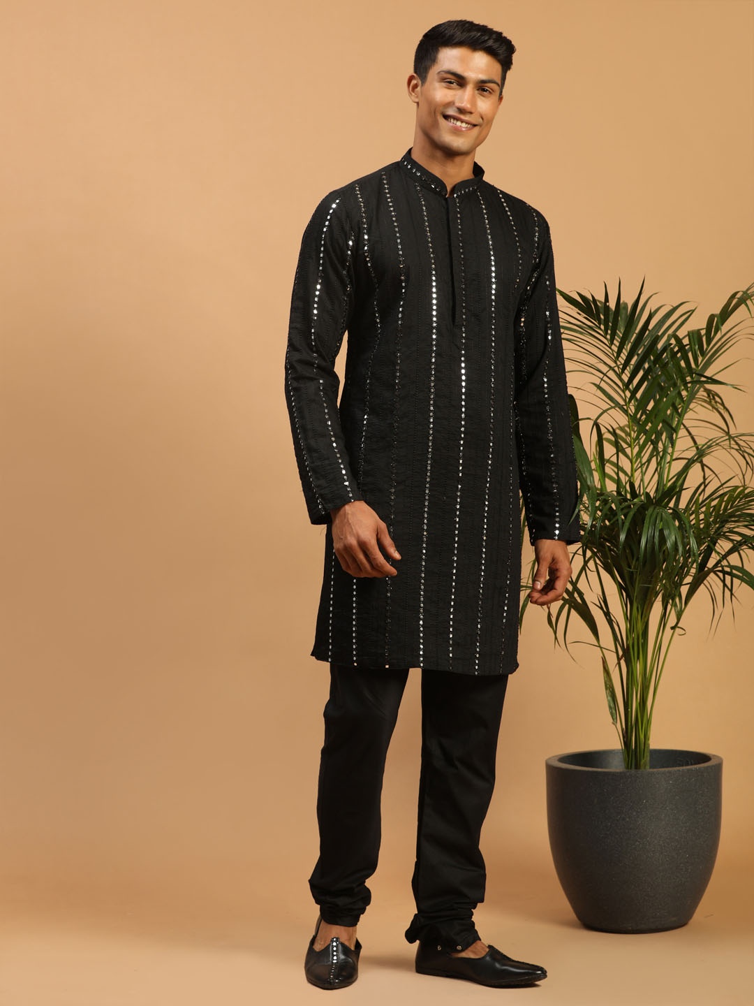

VASTRAMAY Men Black Embroidered Mirror Work Kurta with Churidar
