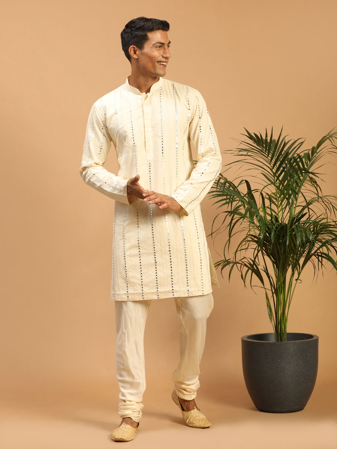 

VASTRAMAY Men Cream-Coloured Embroidered Mirror Work Kurta with Churidar