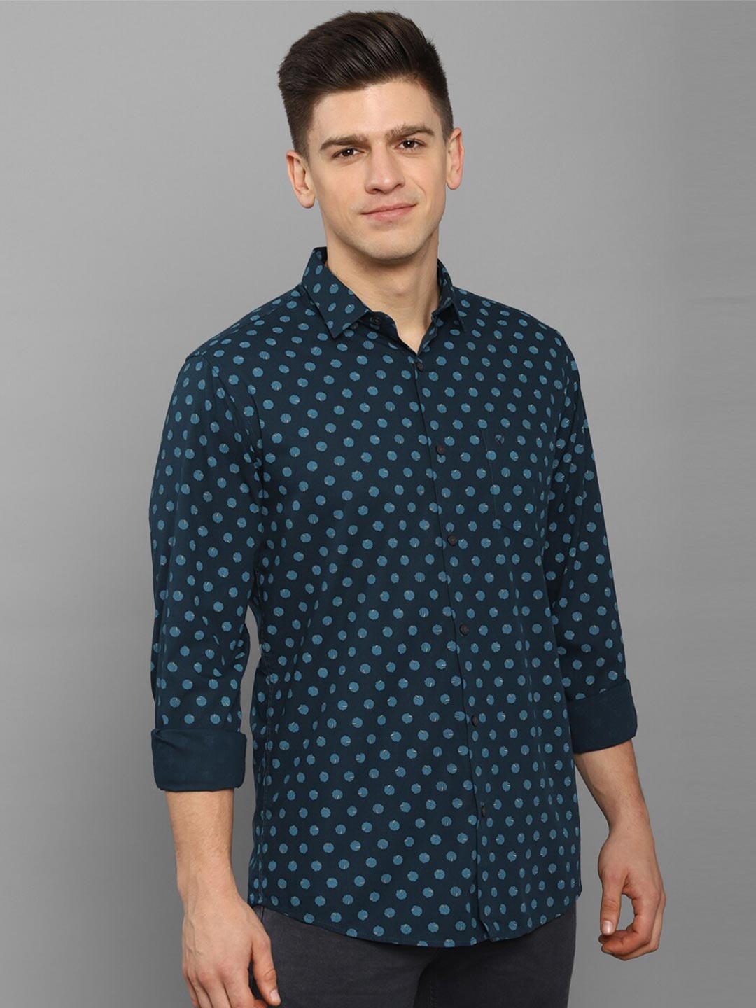 

Allen Solly Men Navy Blue Slim Fit Floral Printed Casual Shirt