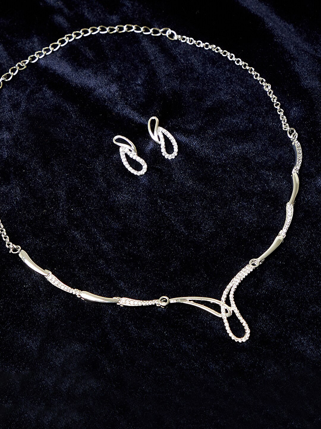 

Voylla Women Silver Plated Necklace Set