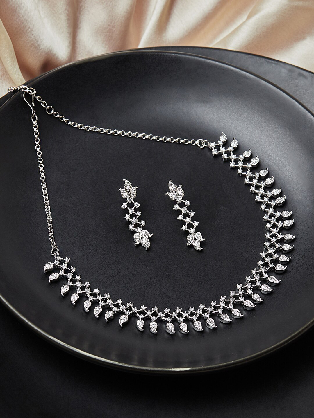 

Voylla Rhodium-Plated Silver-Toned White Stone Studded Jewellery Set