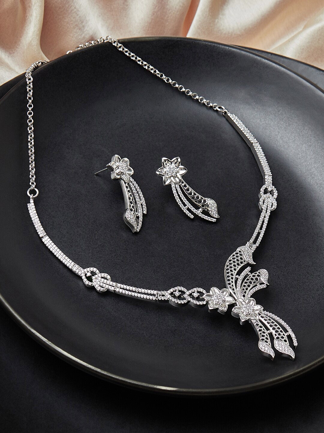 

Voylla Rhodium-Plated Silver-Toned White Stone Studded Jewellery Set
