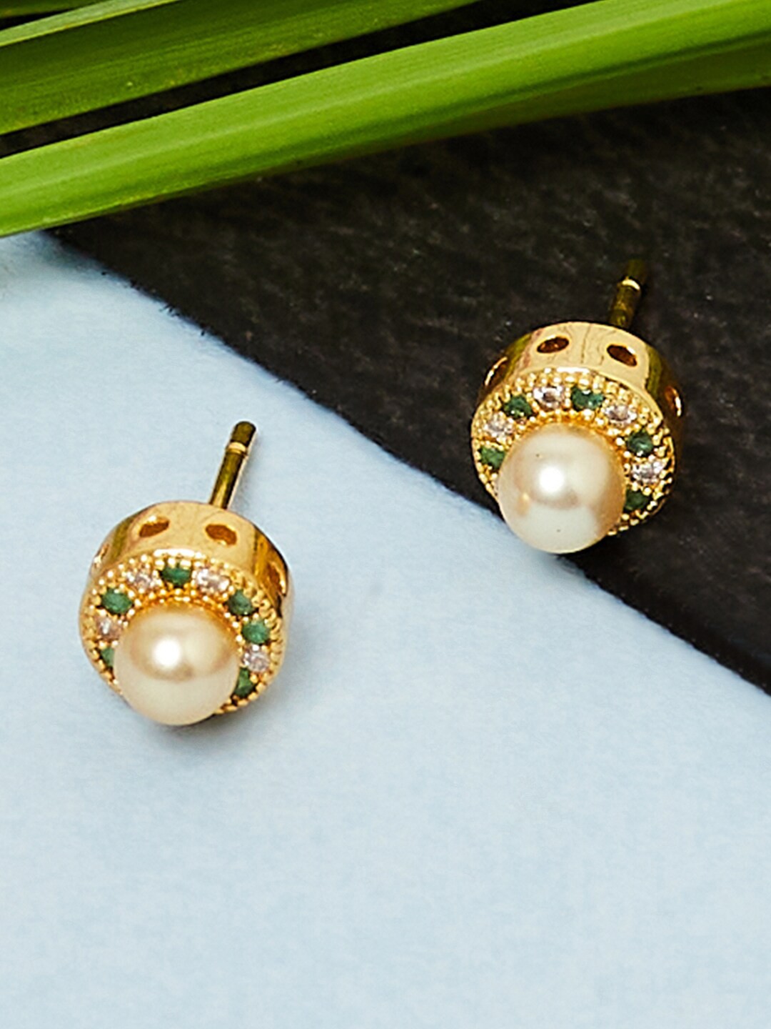 

Voylla Gold Plated Contemporary Studs Pearls Earrings