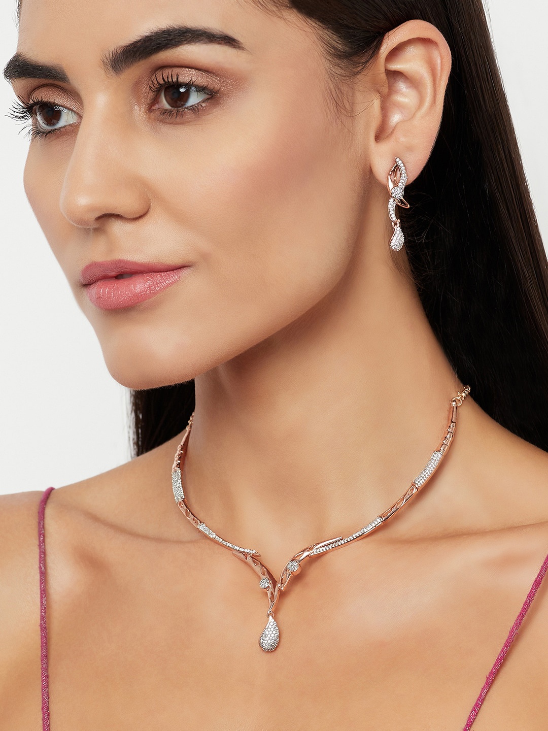 

Voylla Rose Gold-Plated White Stone-Studded Jewellery Set