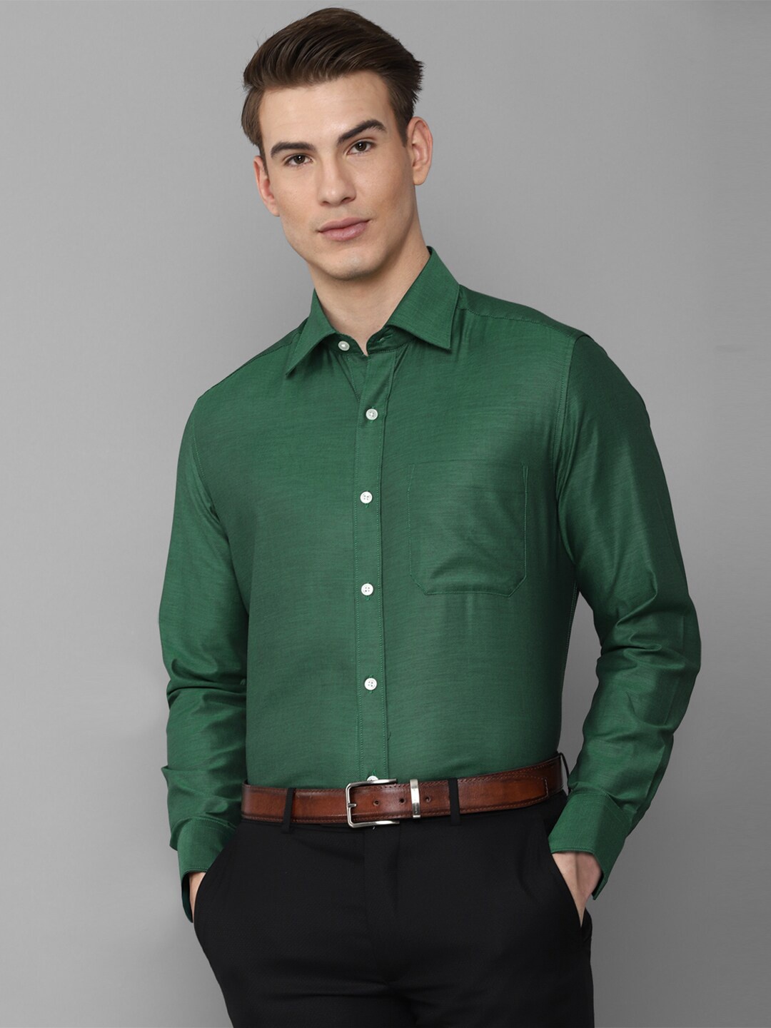 

Louis Philippe Men Green Solid Slim Fit Formal Shirt