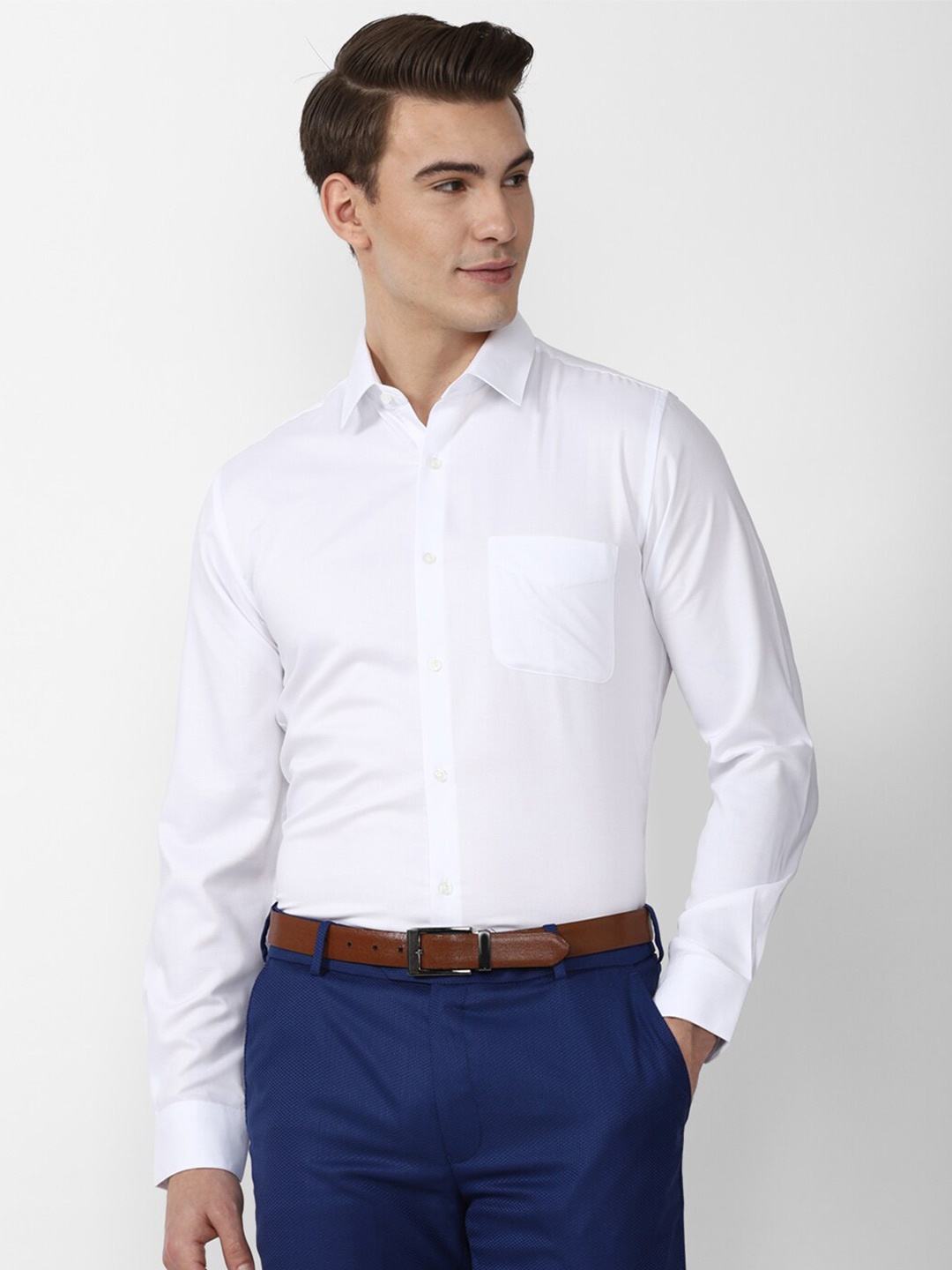 

Peter England Men White Solid Slim Fit Formal Shirt