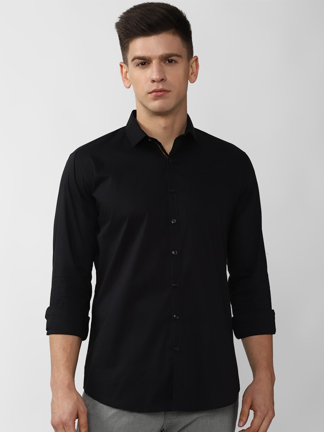 

V Dot Men Black Solid Slim Fit Casual Shirt