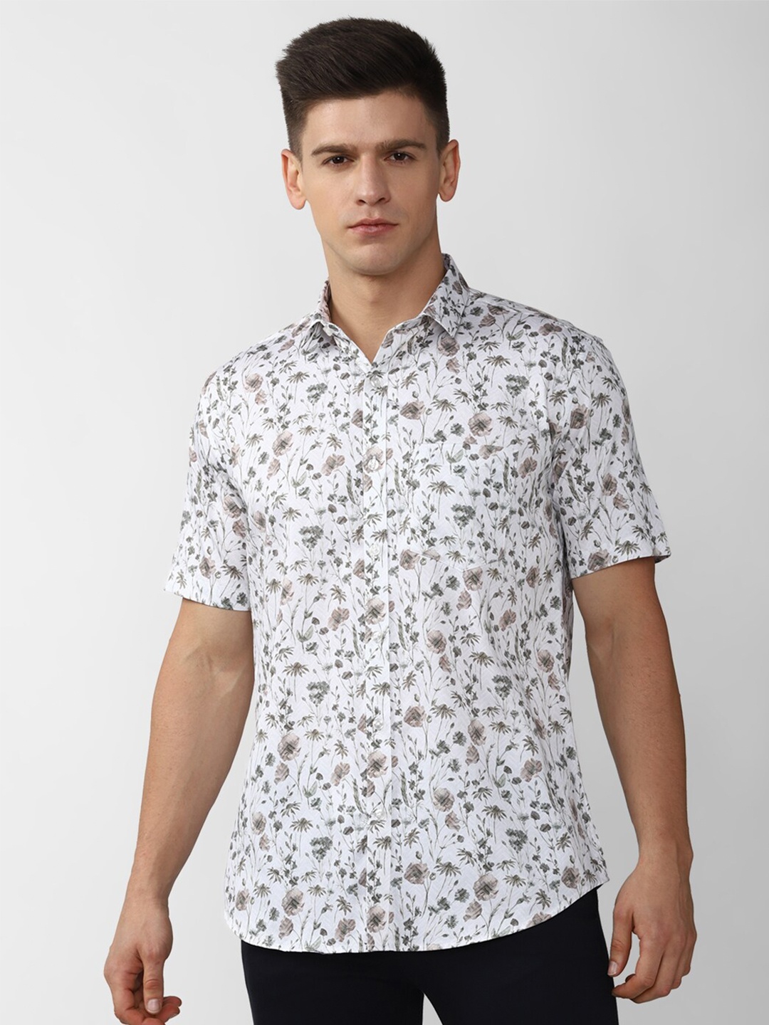 

V Dot Men White Slim Fit Floral Printed Casual Shirt