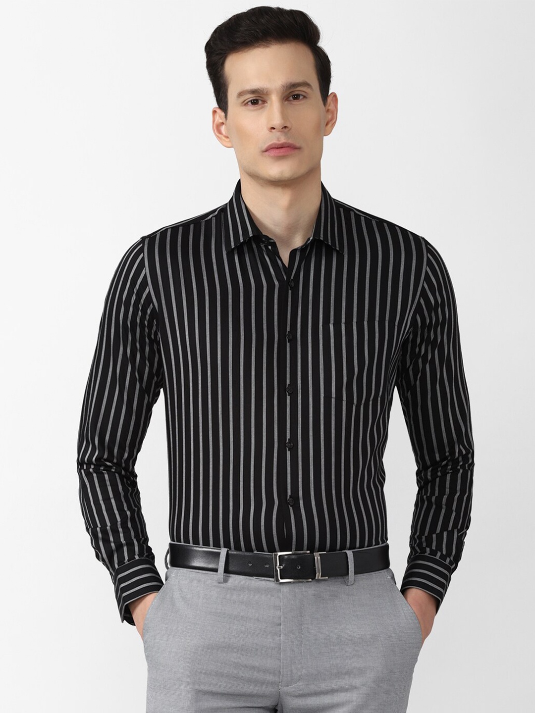 

Van Heusen Men Black Slim Fit Striped Pure Cotton Casual Shirt
