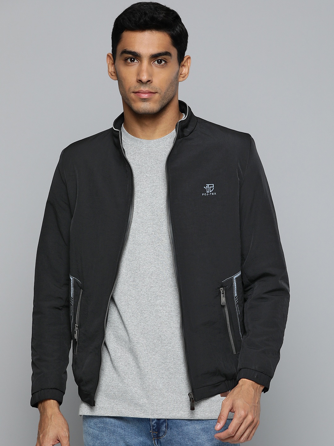

Fort Collins Men Black Solid Padded Jacket