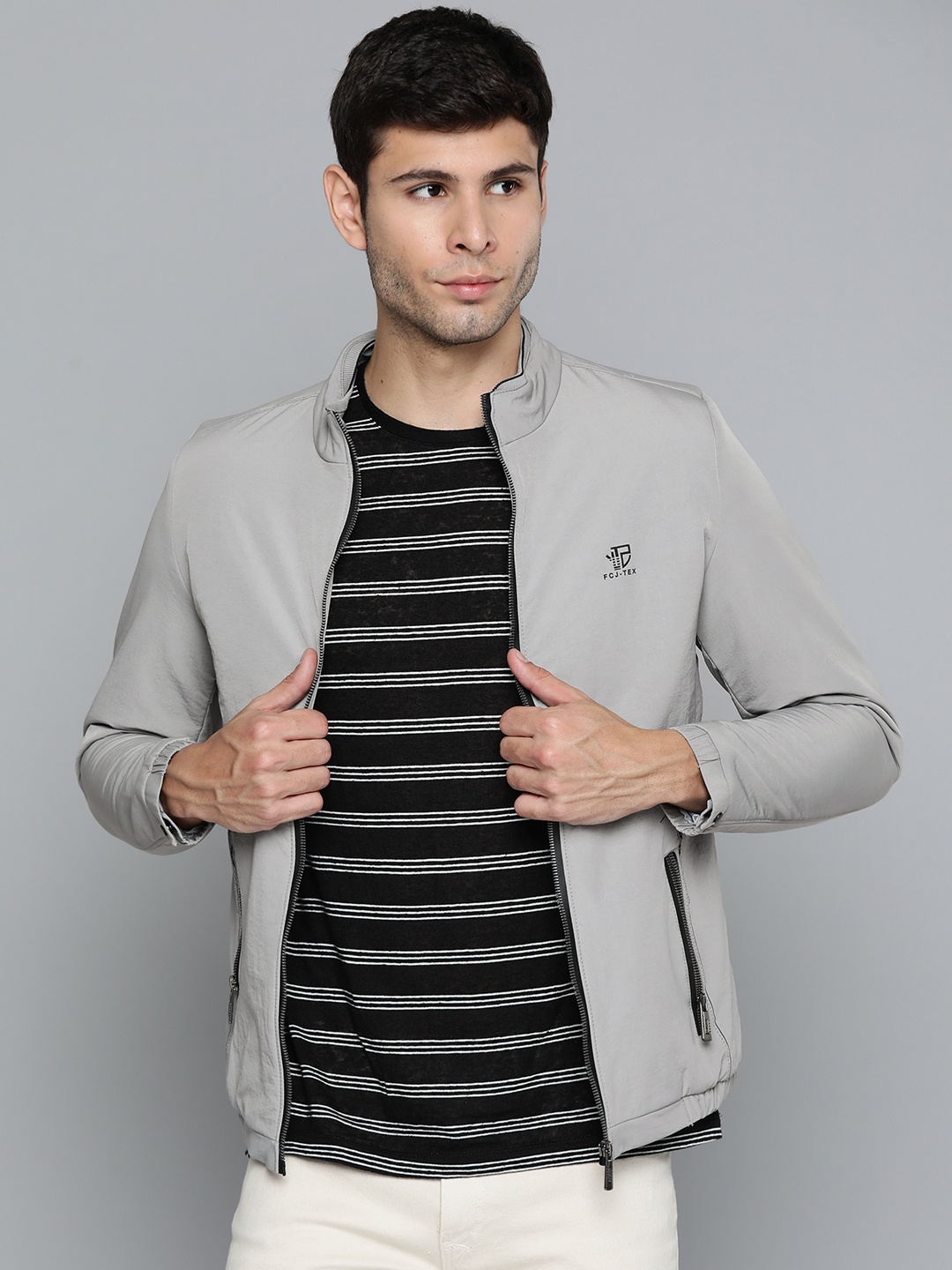 

Fort Collins Men Grey Solid Padded Jacket