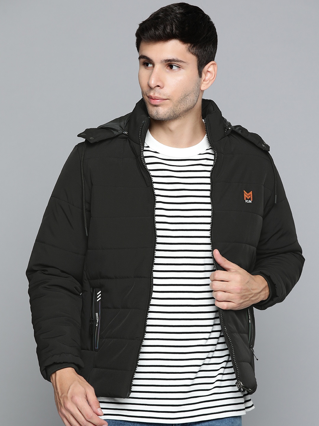 

Fort Collins Men Black Solid Padded Jacket