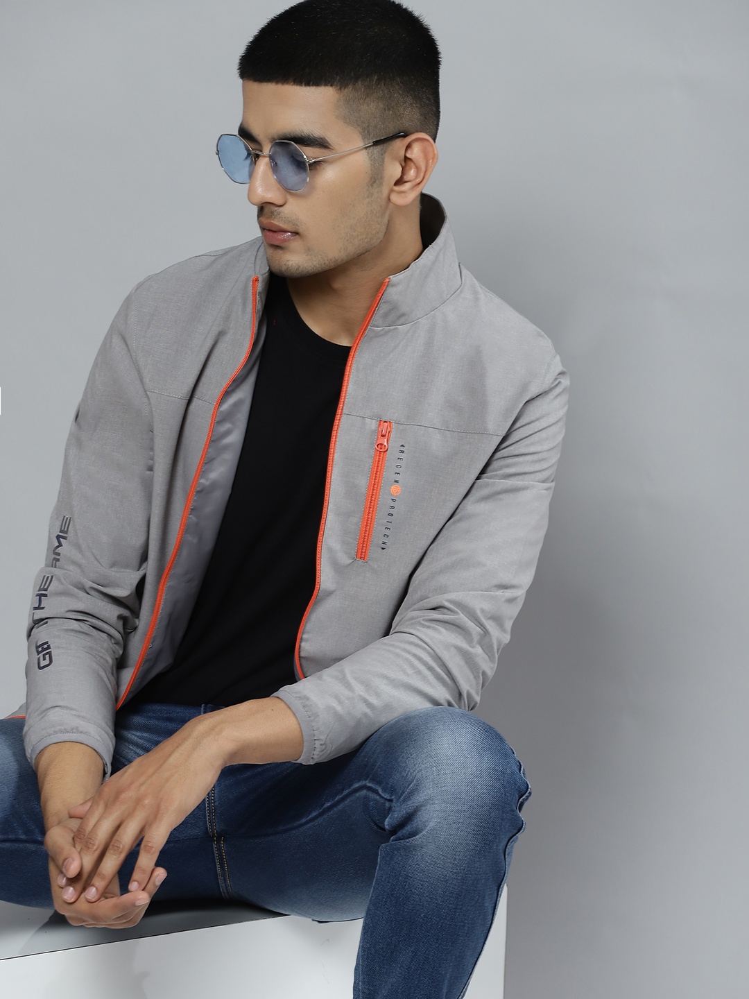 

Fort Collins Men Grey Solid Tailored Jacket