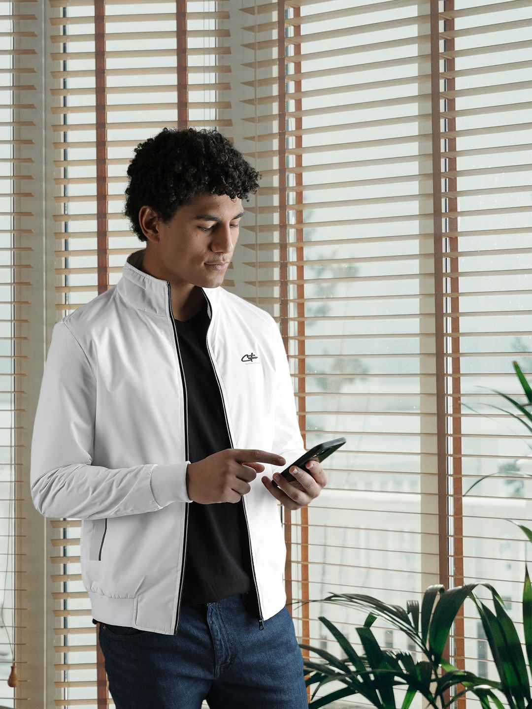 

Fort Collins Men White Solid Bomber Jacket