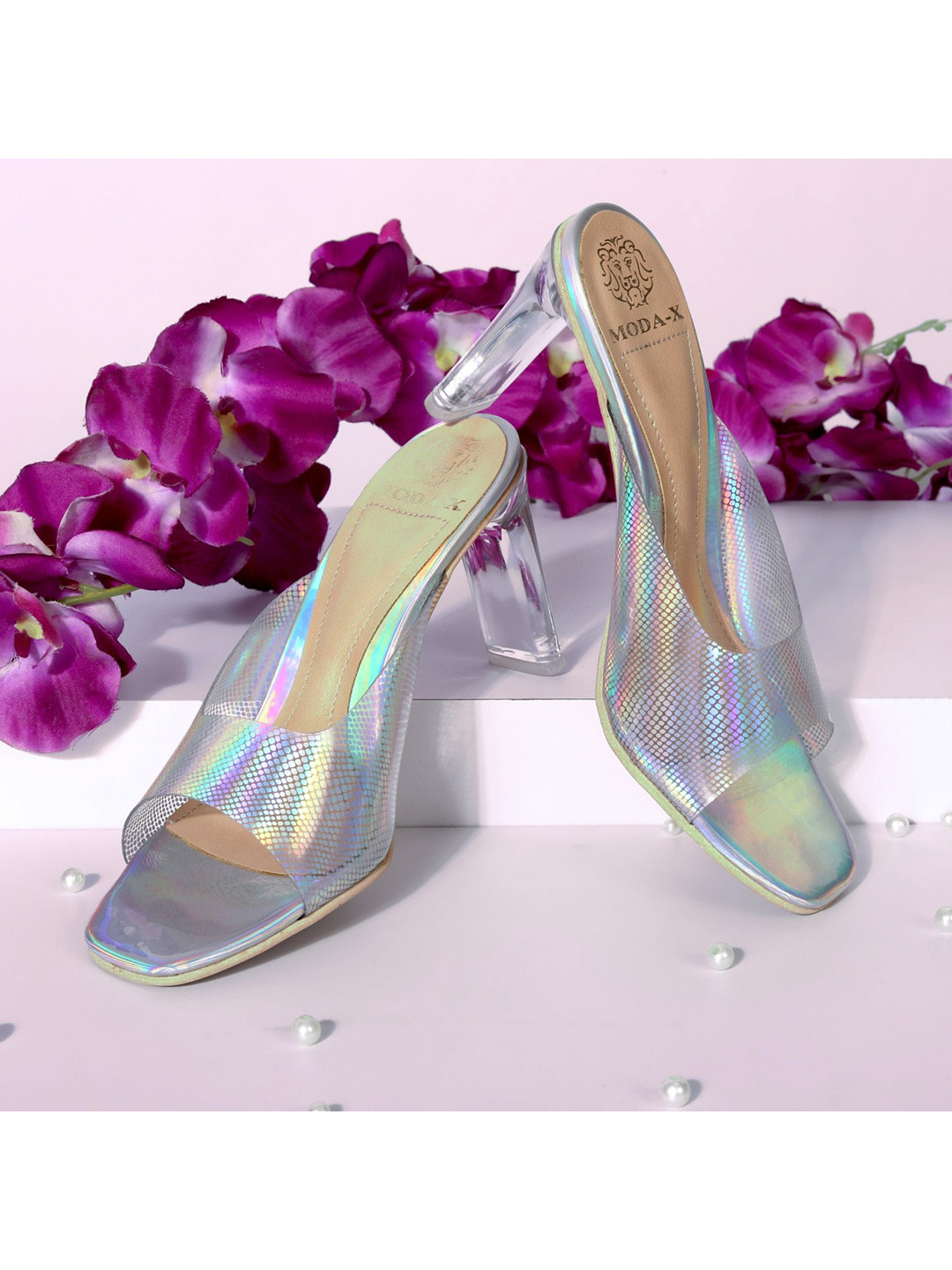 

MODA-X Silver-Toned Block Sandals