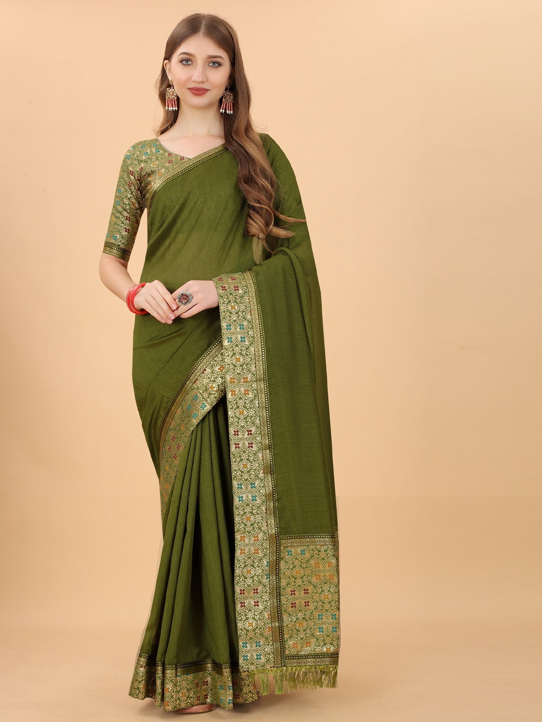 

KALINI Sea Green & Gold-Toned Zari Pure Silk Saree