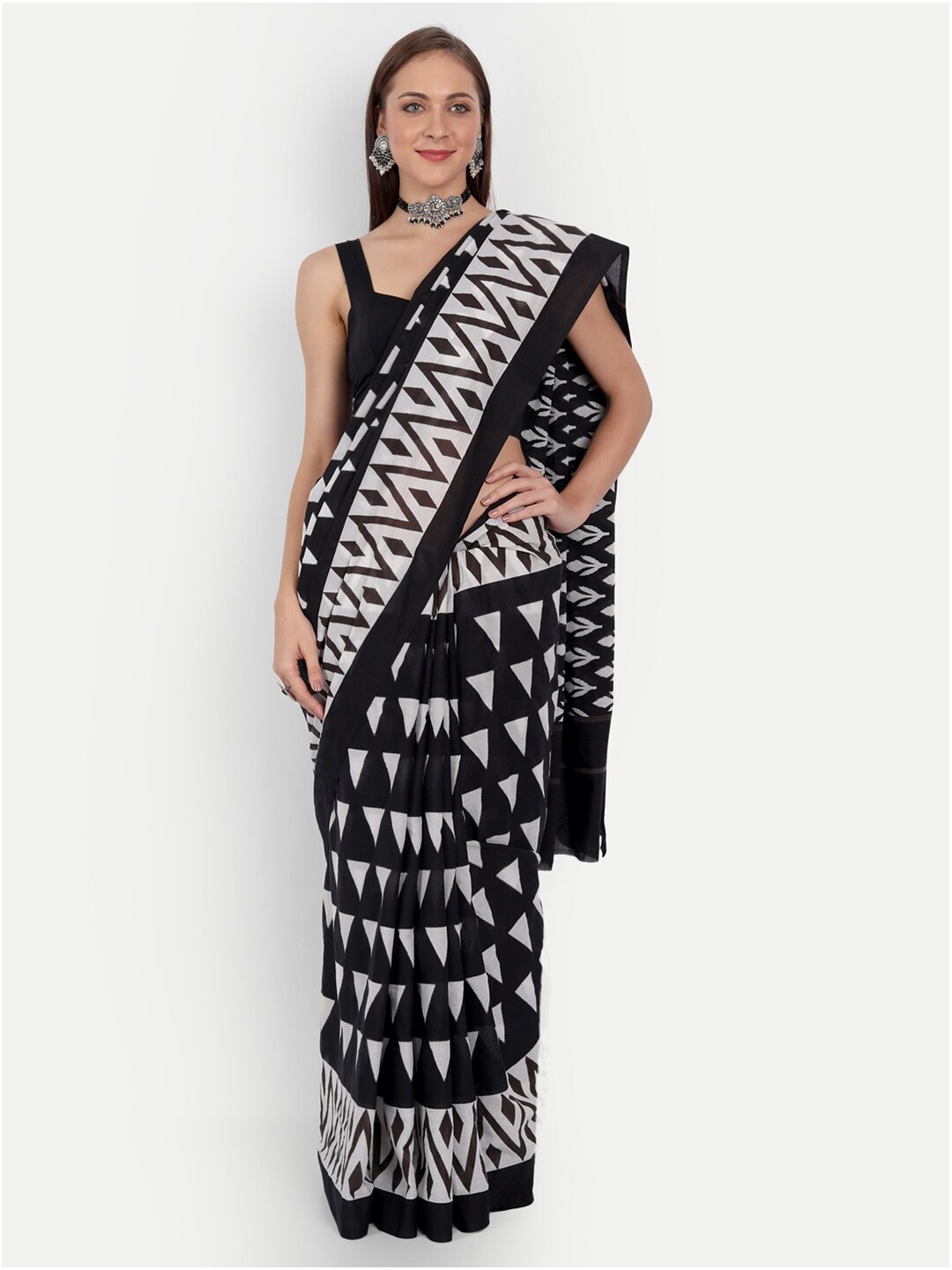 

BUTA BUTI Black & Off White Printed Pure Cotton Saree