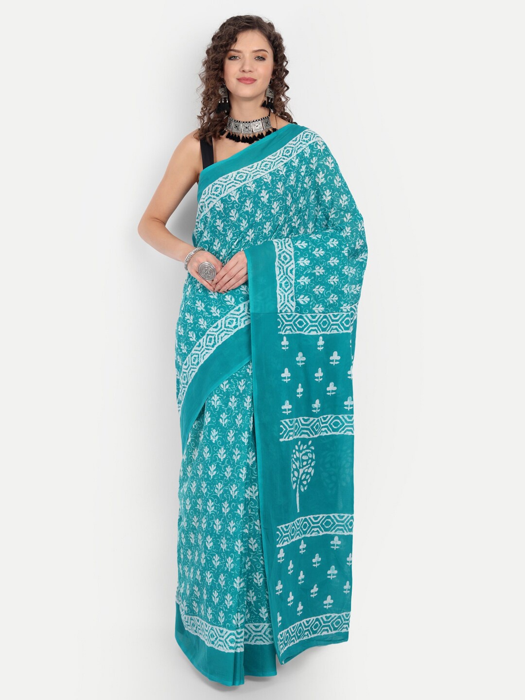 

BUTA BUTI Women Blue & Off White Ethnic Motifs Pure Cotton Dabu Saree