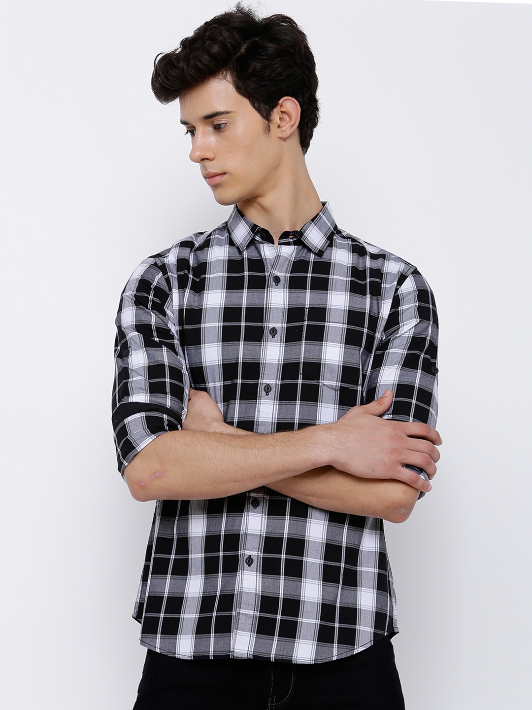 

LOCOMOTIVE Men Black & White Slim Fit Checked Casual Shirt