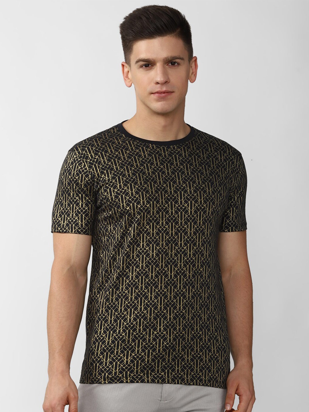 

V Dot Men Black & Gold-Toned Printed Slim Fit T-shirt