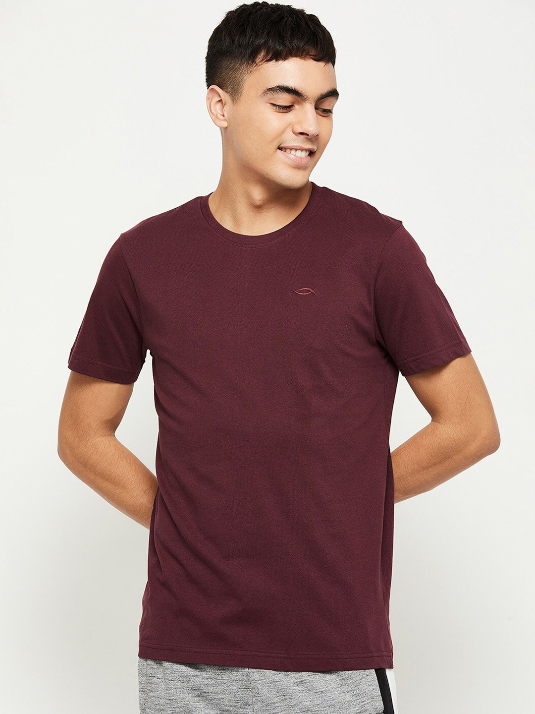 

max Men Burgundy Solid Short Sleeve Lounge Tshirts