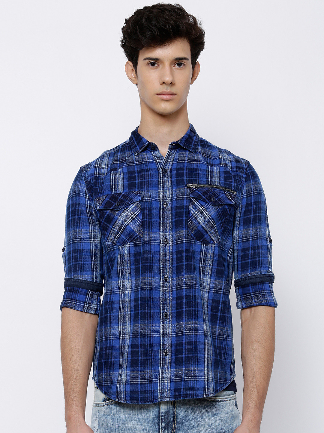 

LOCOMOTIVE Men Blue Slim Fit Checked Casual Shirt