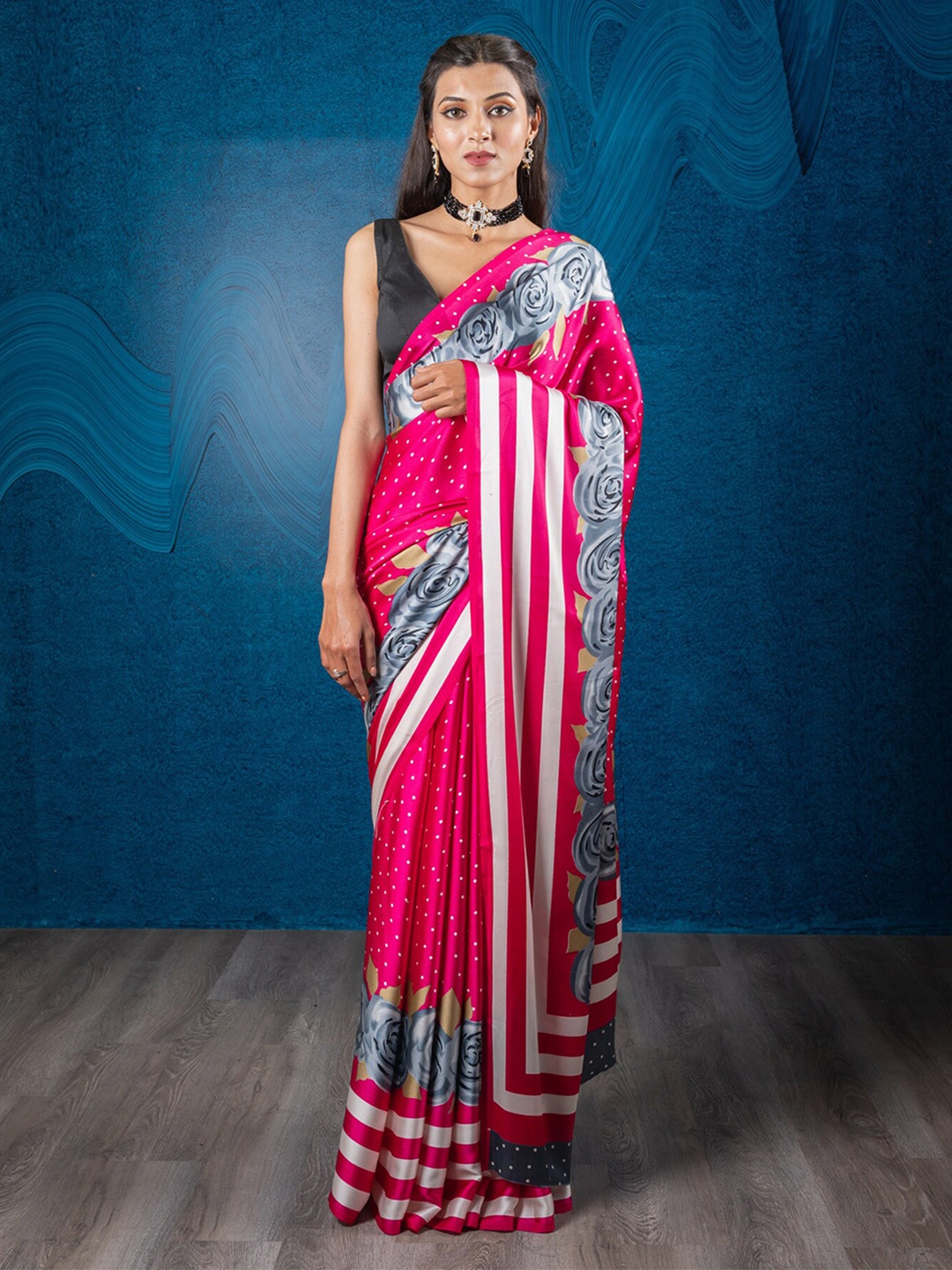 

Exclusiva Women Pink & White Striped Saree