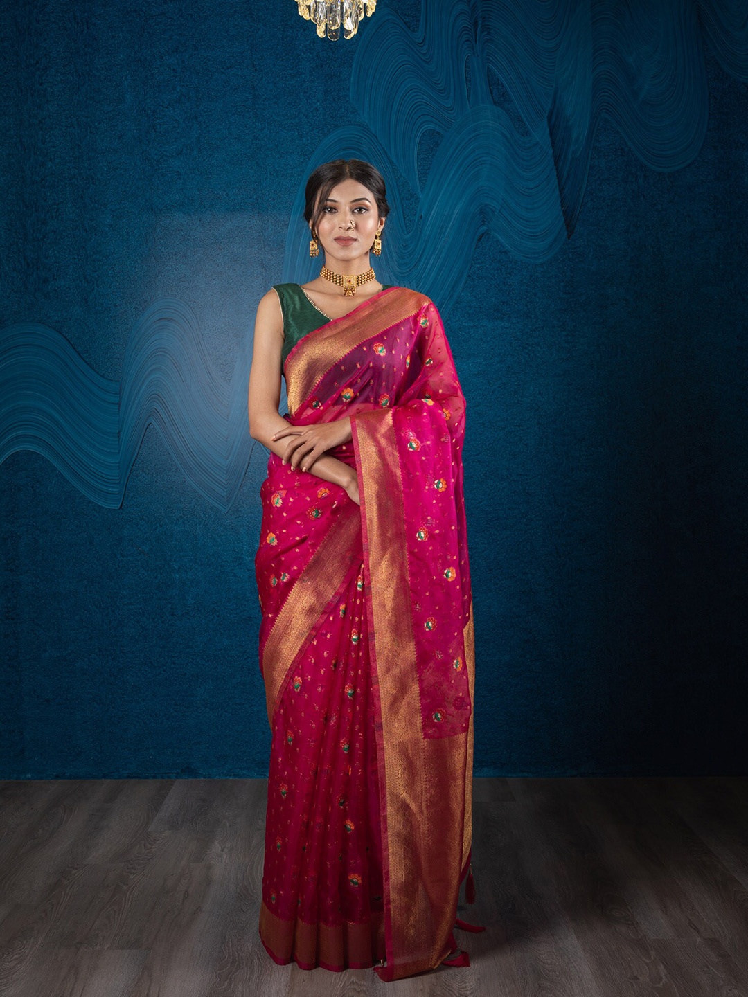 

Exclusiva Pink & Grey Woven Design Zari Organza Saree