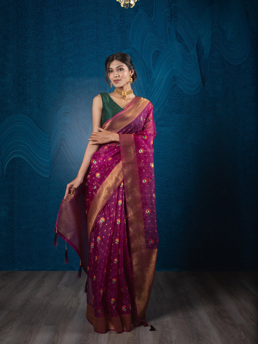 

Exclusiva Violet & Gold-Toned Woven Design With Meenakari Weaving Saree