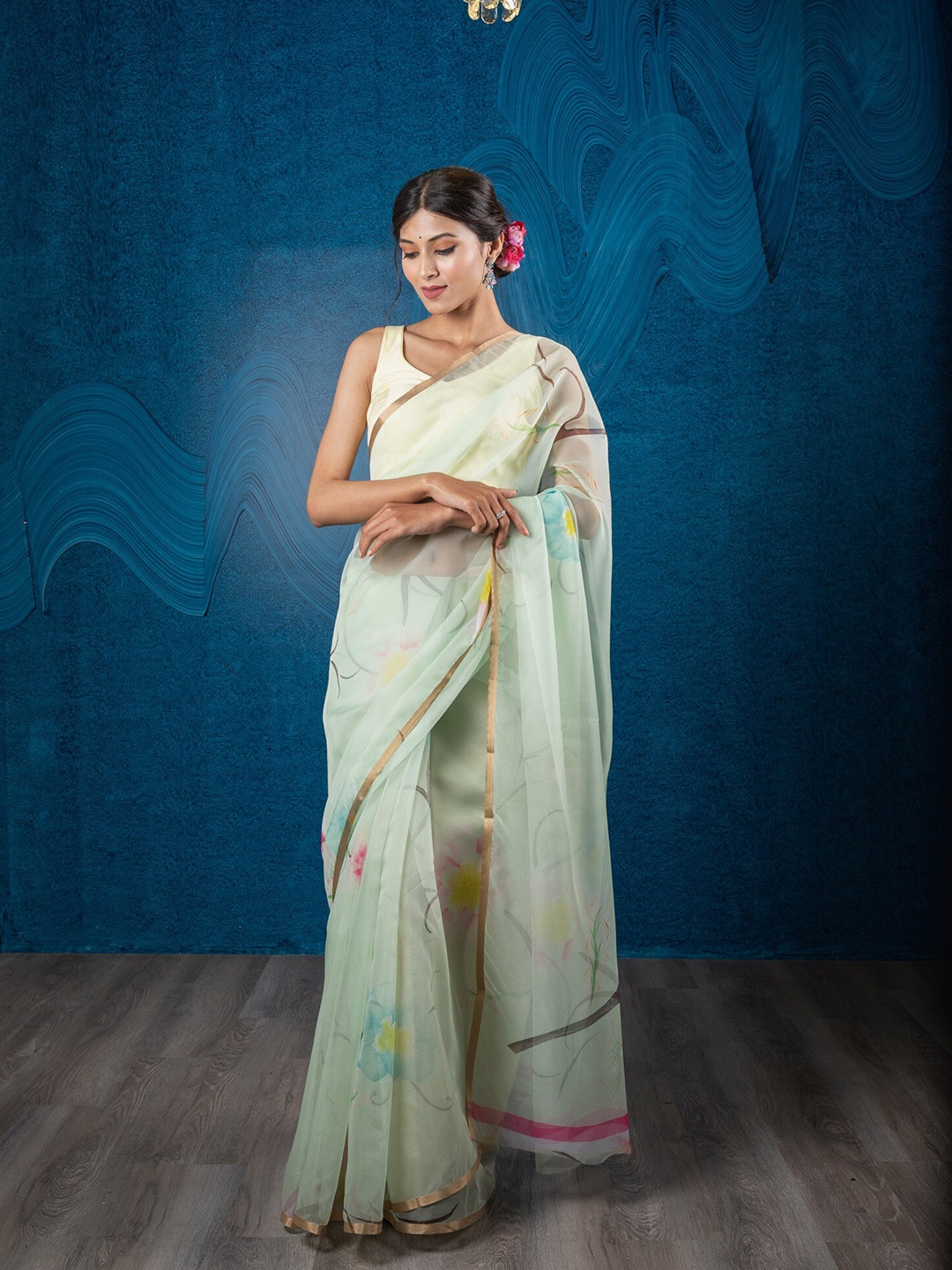 

Exclusiva Green & Gold-Toned Floral Printed Zari Organza Saree
