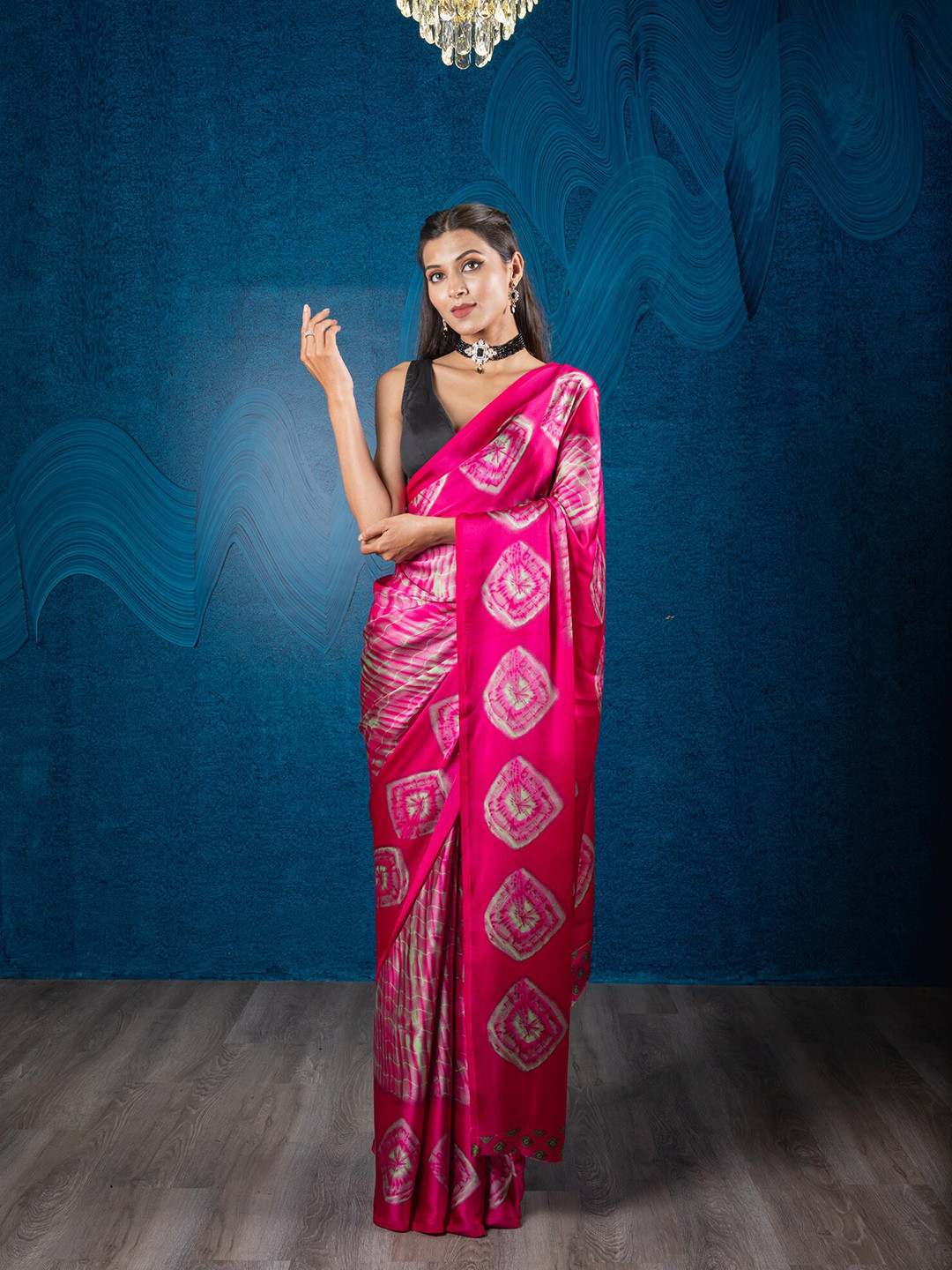 

Exclusiva Pink Printed Saree