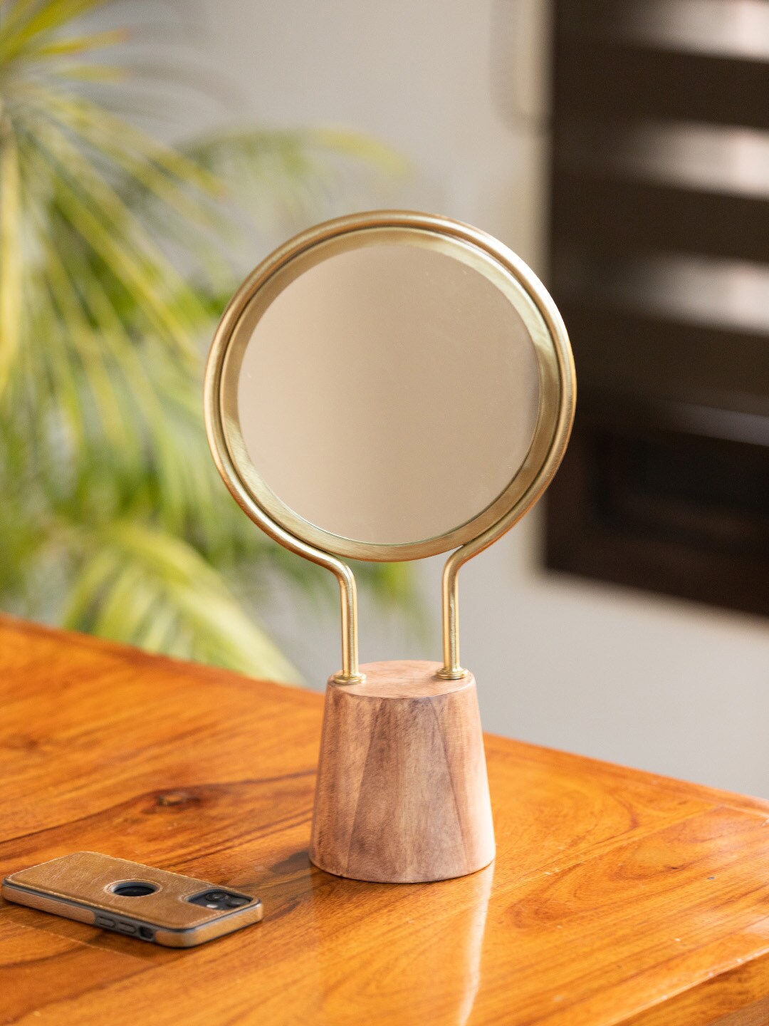 

ExclusiveLane Iron & Mango Wooden Tabletop Mirror, Brown