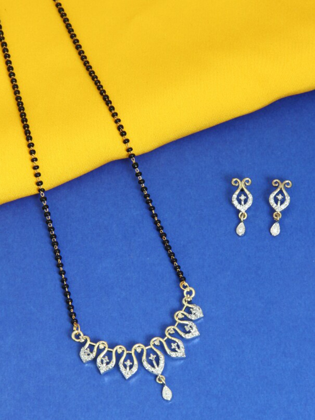 

FEMMIBELLA Gold-Plated Black Beaded Stone-Studded Mangalsutra