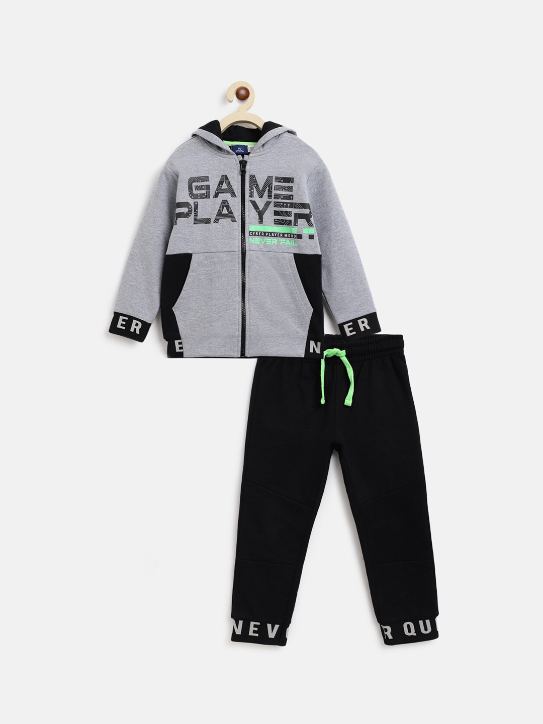

Chicco Infants Boys Grey & Black Typography Printed Tracksuits