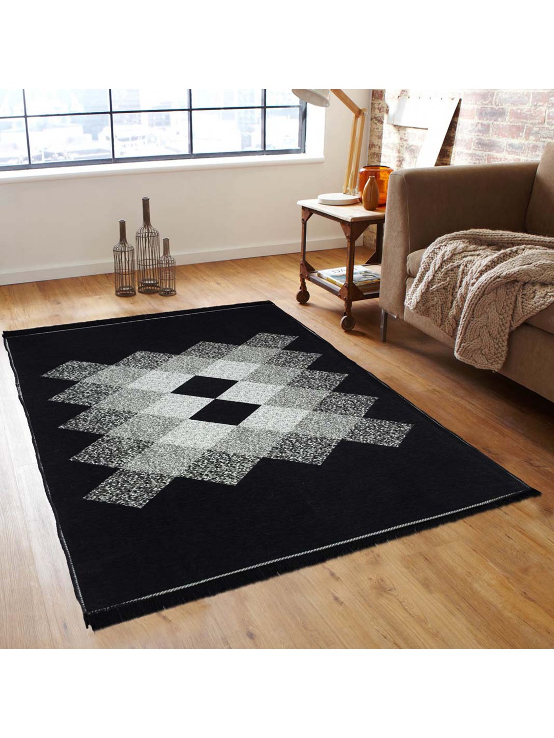 Slushy Mushy Black & Grey Printed Modern Carpet