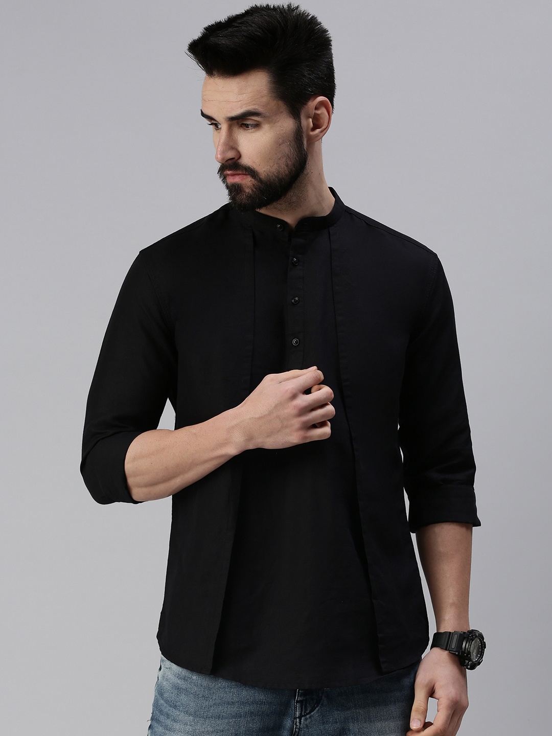 

SHOWOFF Men Black Solid Kurta