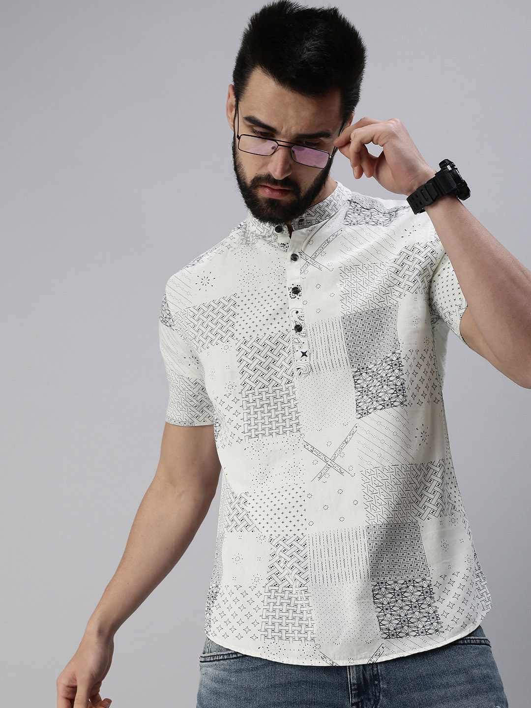 

SHOWOFF Men Cream-Coloured Printed Mandarin Collar T-shirt