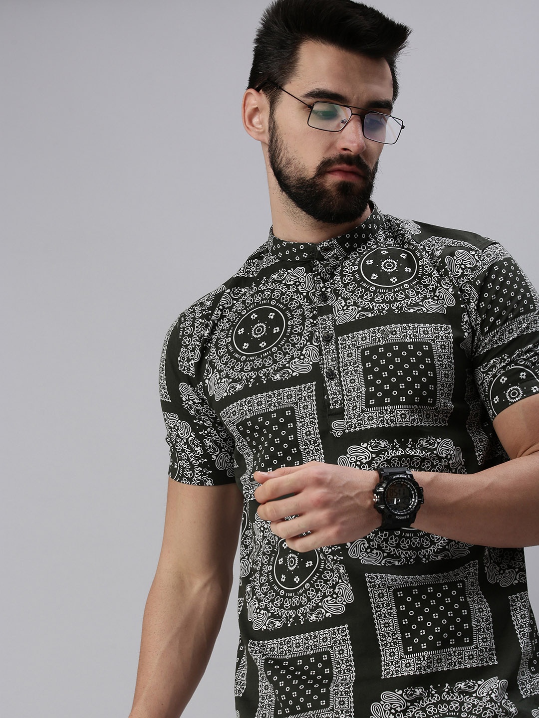 

SHOWOFF Men Olive Green Printed Casual Shirt