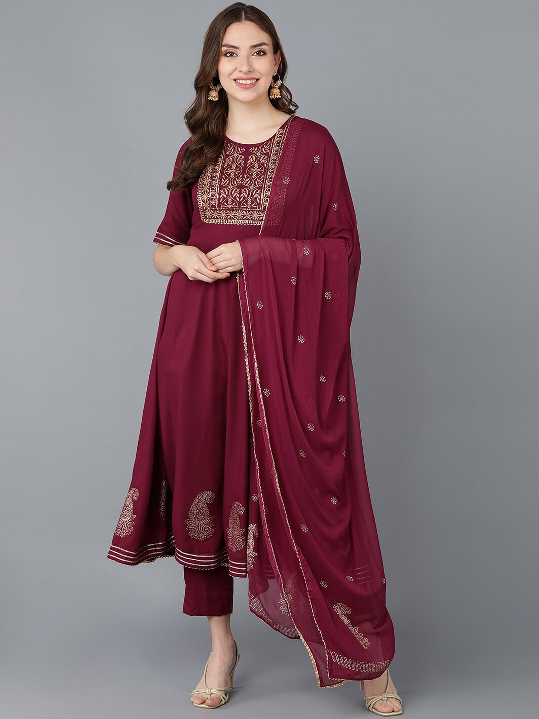 

AHIKA Women Burgundy Ethnic Motifs Yoke Design Kurti with Trousers & With Dupatta