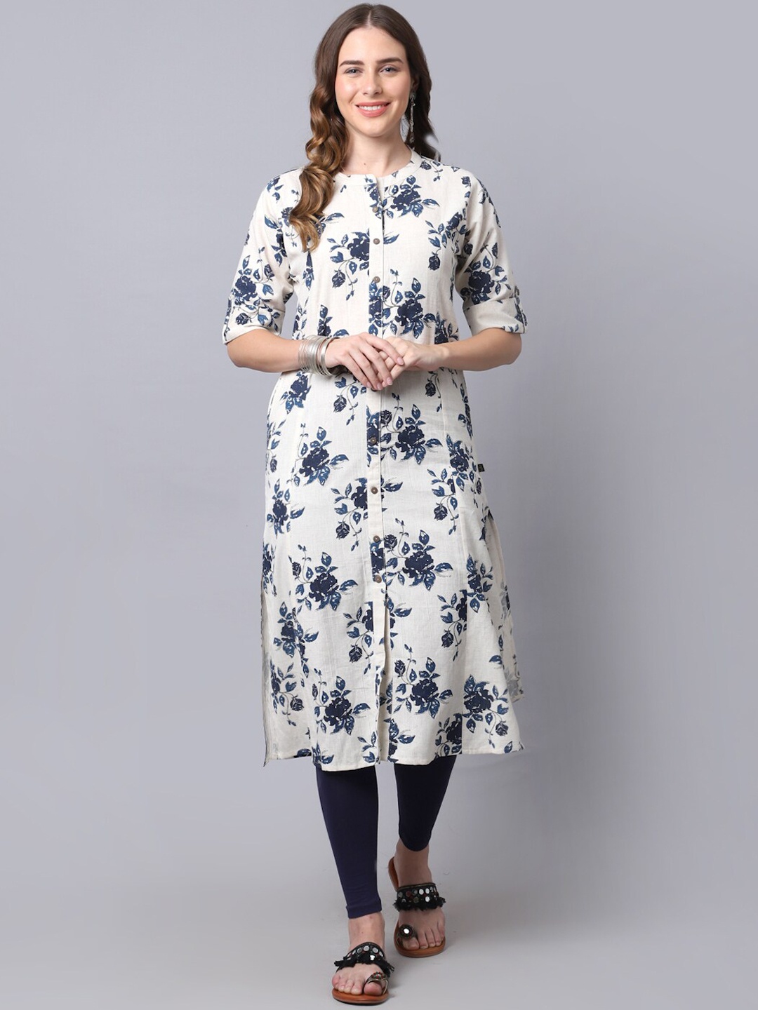 Pistaa Women Off White & Blue Floral Printed Kurta
