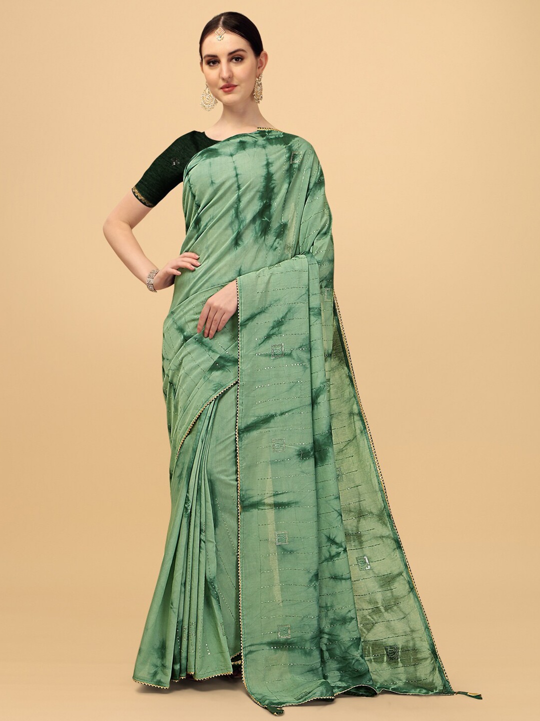 

Indian Women Green Tie and Dye Sequinned Saree