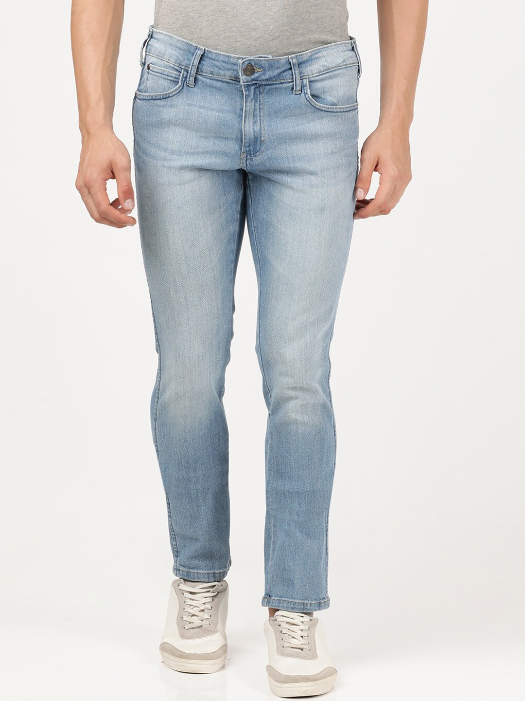 

Wrangler Men Blue Slim Fit Low-Rise Low Distress Skanders Heavy Fade Stretchable Jeans