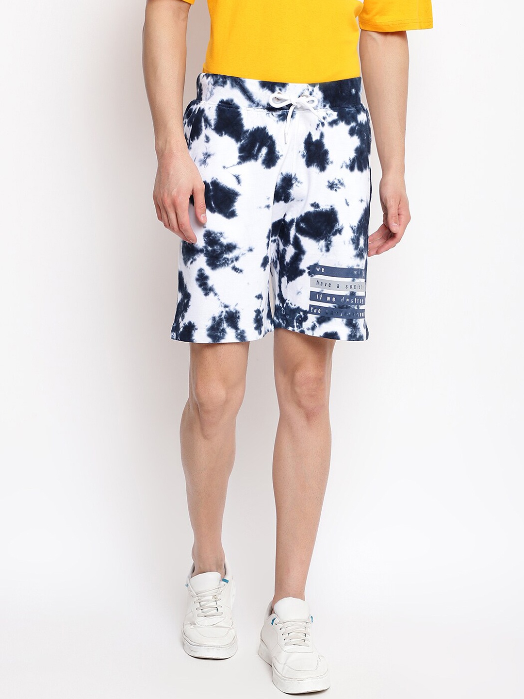 

Belliskey Men Navy Blue Printed High-Rise Shorts