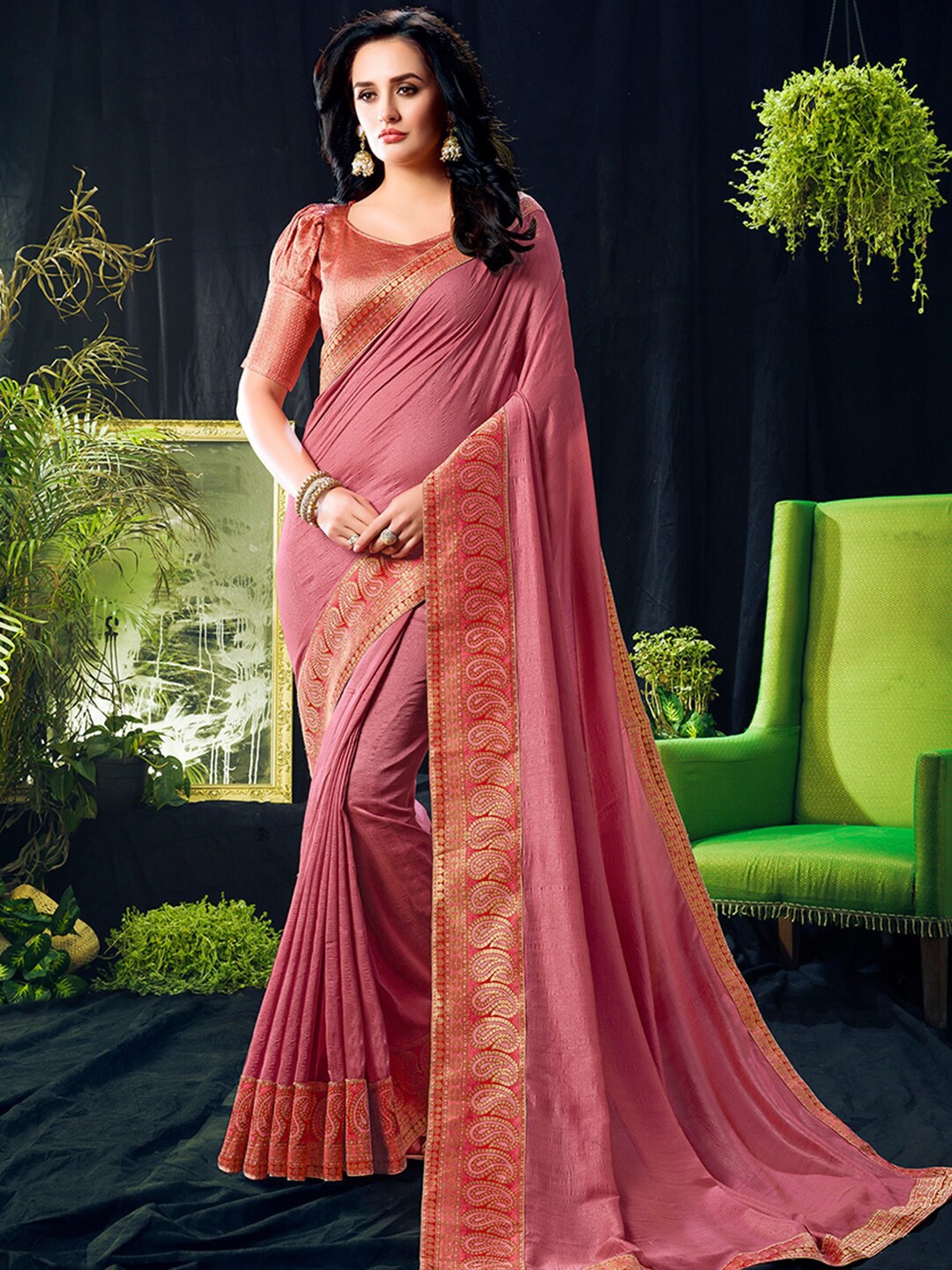 

Shaily Pink & Gold-Toned Zari Silk Blend Saree